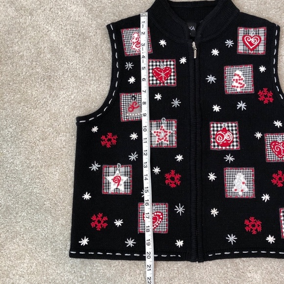 Erika Petite Holiday Sweater Vest Black Knit Zip Up Embroidered Vest Size PL - Picture 7 of 12